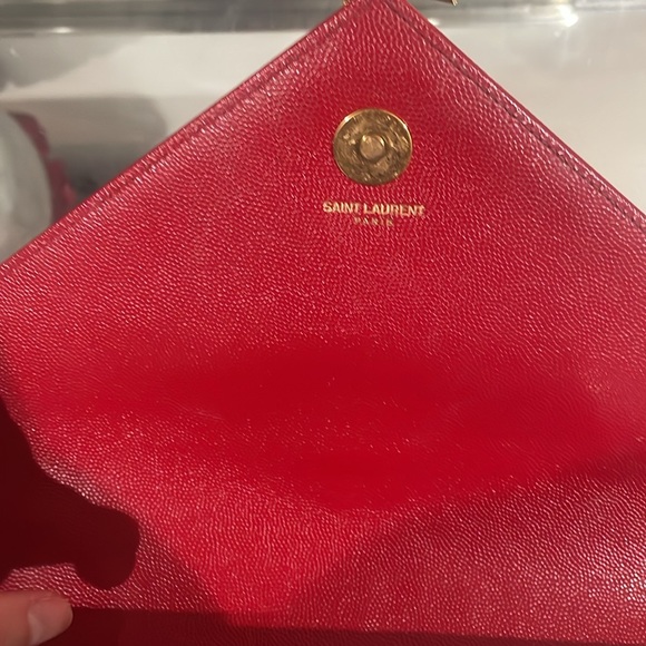 SAINT LAURENT
Grain De Poudre Matelasse Chevron Monogram Chain Wallet - Picture 11 of 13